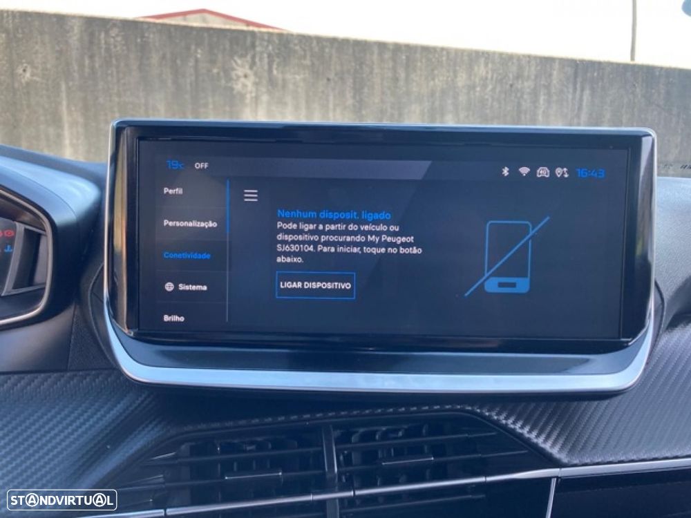 Peugeot 2008 1.2 Hybrid Allure e-DCS6 - 28