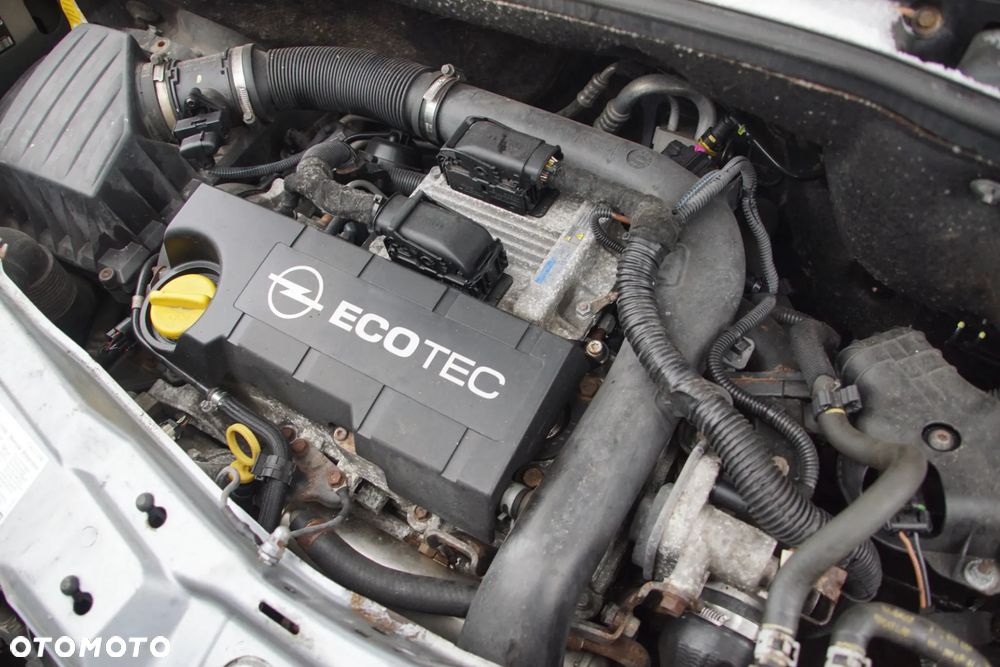 Auto na części - Opel Meriva A 1.7 CDTI 101 KM Z17DTH F23 4AU 2004R Silnik Skrzynia Drzwi Maska Zderzak Błotnik Klapa Lampa Lusterko Klamka Szyba Deska Kokpit Sterownik Moduł Czujnik Licznik Wyświetlacz Panel Kierownica - 18