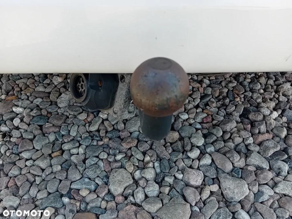 Volkswagen Caravelle - 9