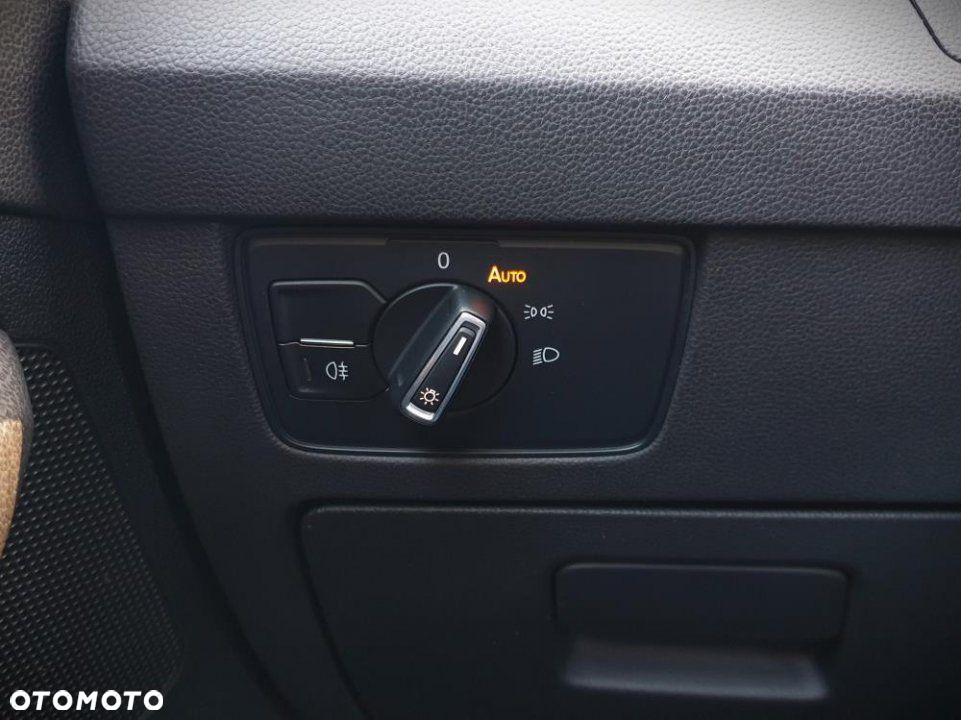 Volkswagen Passat - 16