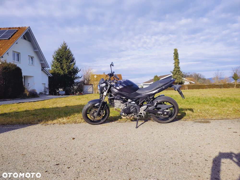 Suzuki SV