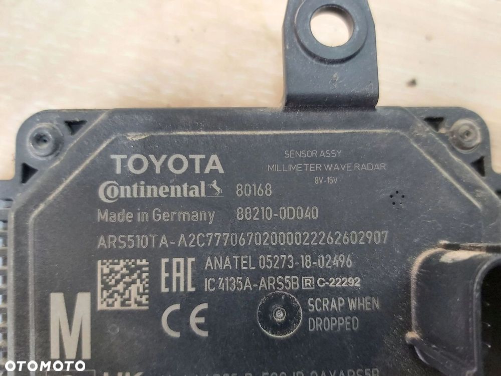 Toyota Yaris IV Radar przód distronic sensor ACC 88210-0D040 - 3