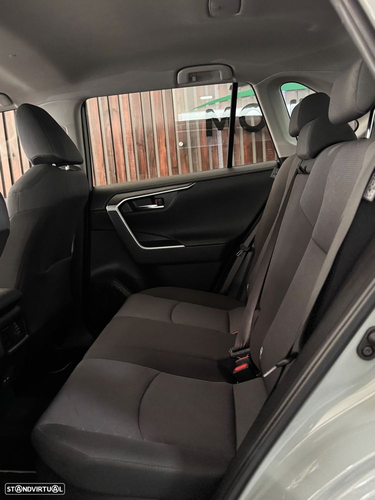 Toyota RAV4 2.5 HDF Comfort - 11