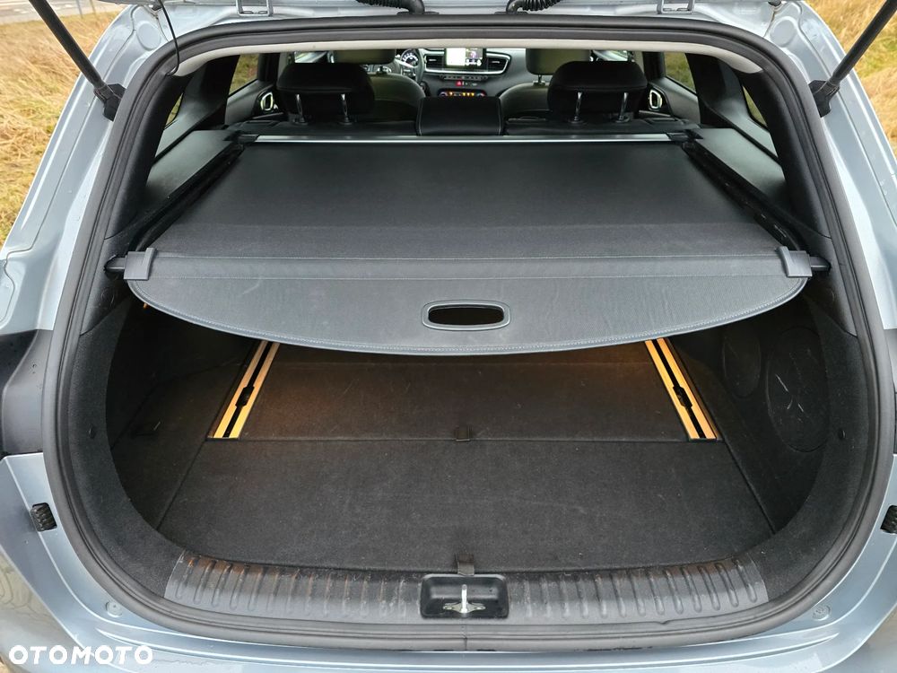 Kia Ceed 1.4 T-GDI L Business Line DCT - 28