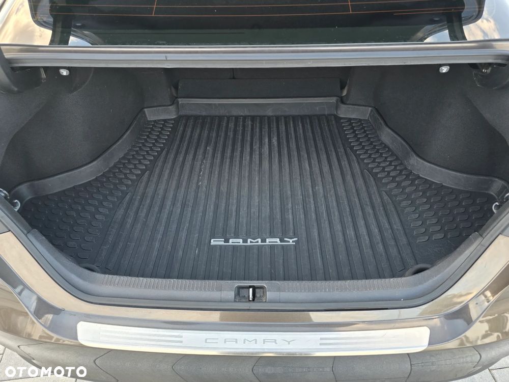 Toyota Camry 2.5 Hybrid Executive CVT - 30