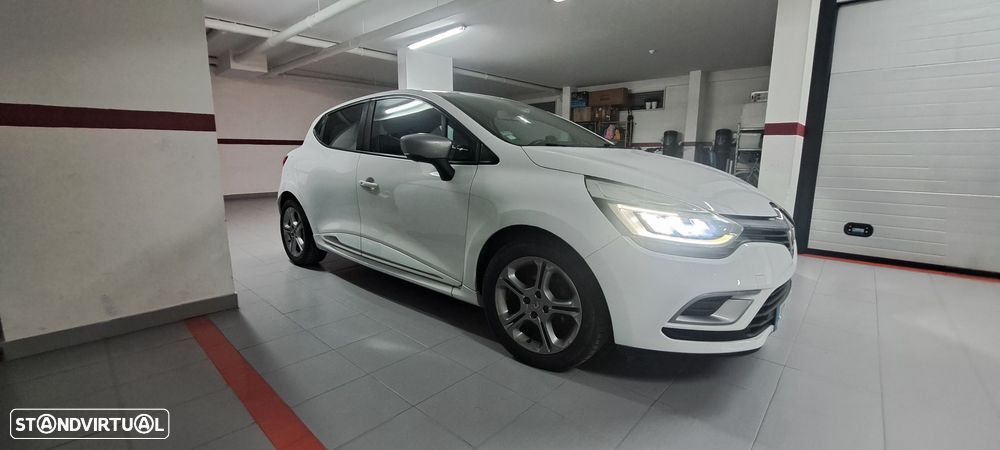 Renault Clio - 17