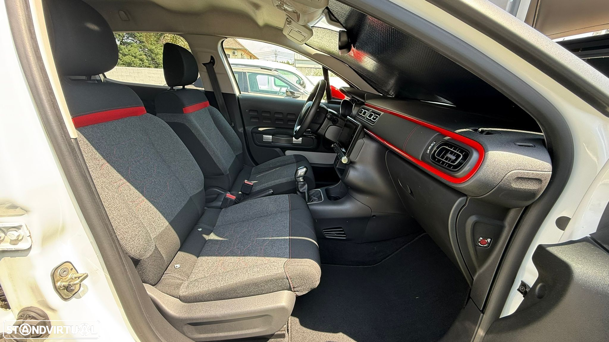 Citroën C3 1.2 PureTech Shine - 20