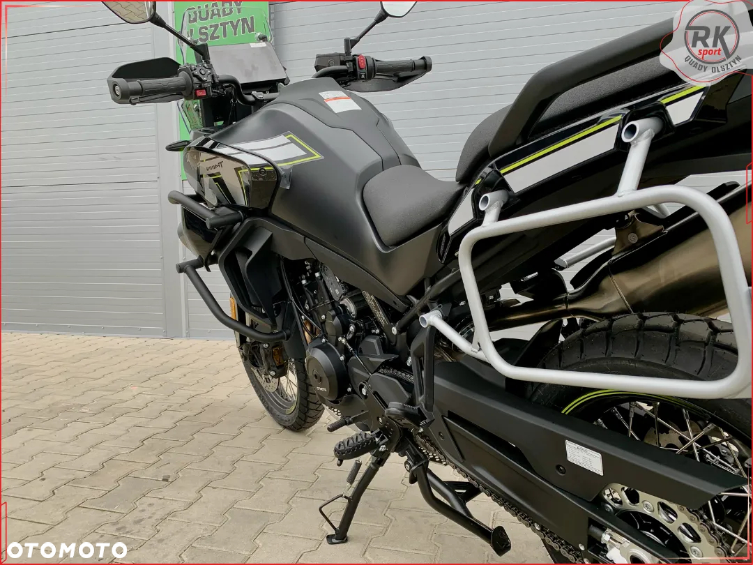 CFMoto MT - 9