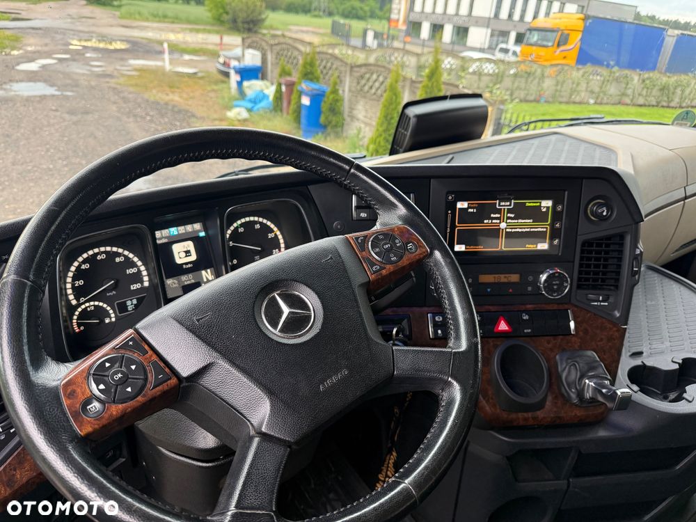Mercedes-Benz Actros - 5