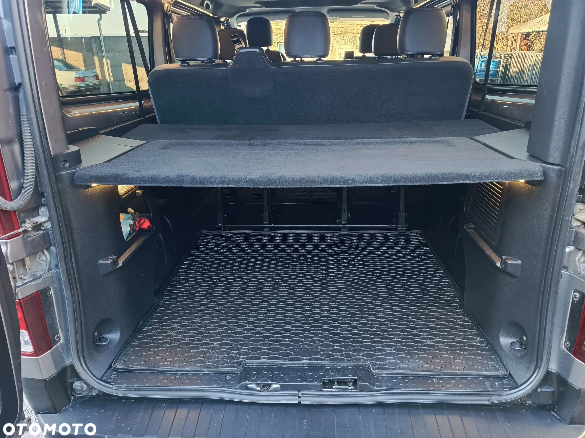 Nissan NV300 - 12