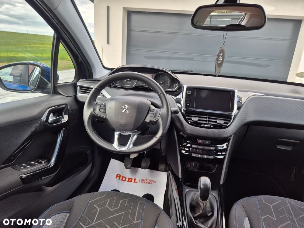 Peugeot 2008 BlueHDi 100 STOP & START Signature - 36