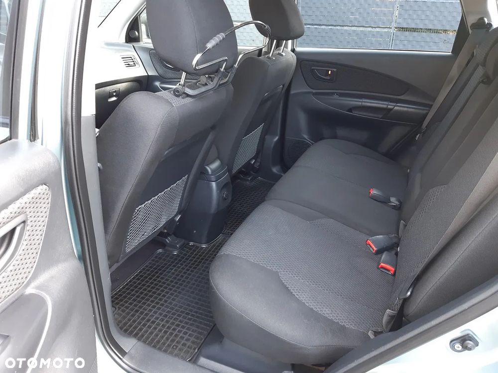 Hyundai Tucson 2.0 Comfort 2WD - 11