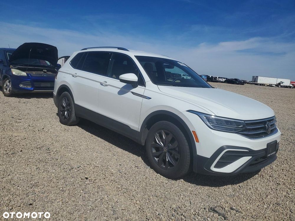 Volkswagen Tiguan - 1