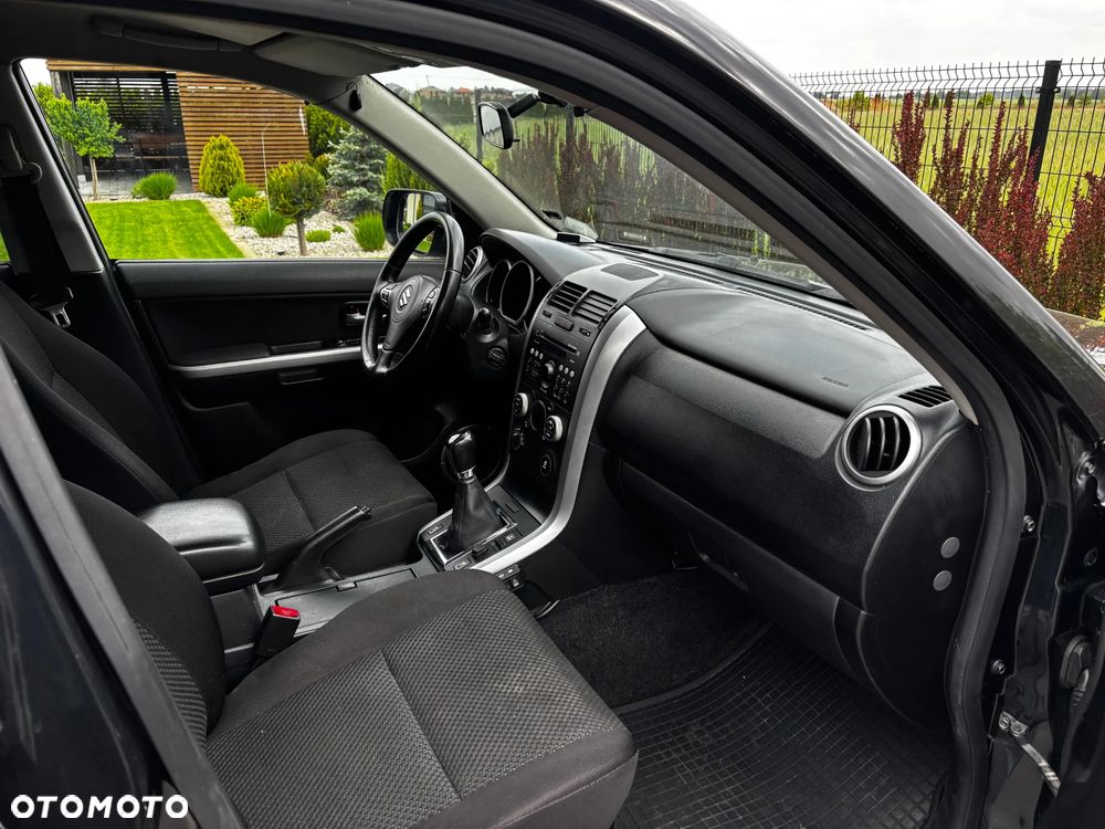 Suzuki Grand Vitara 2.4 Premium EU5 - 22