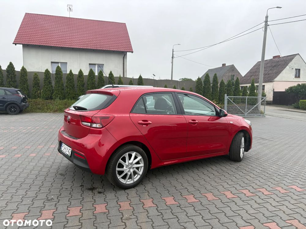 Kia Rio - 4