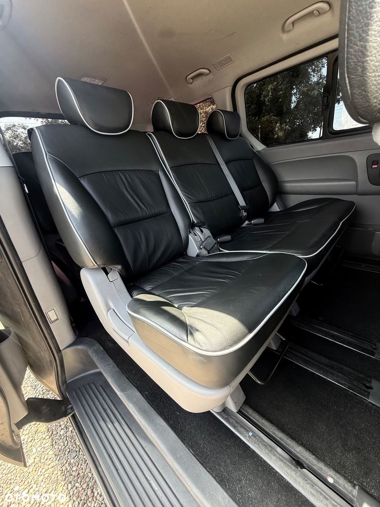 Hyundai H-1 Starex - 8