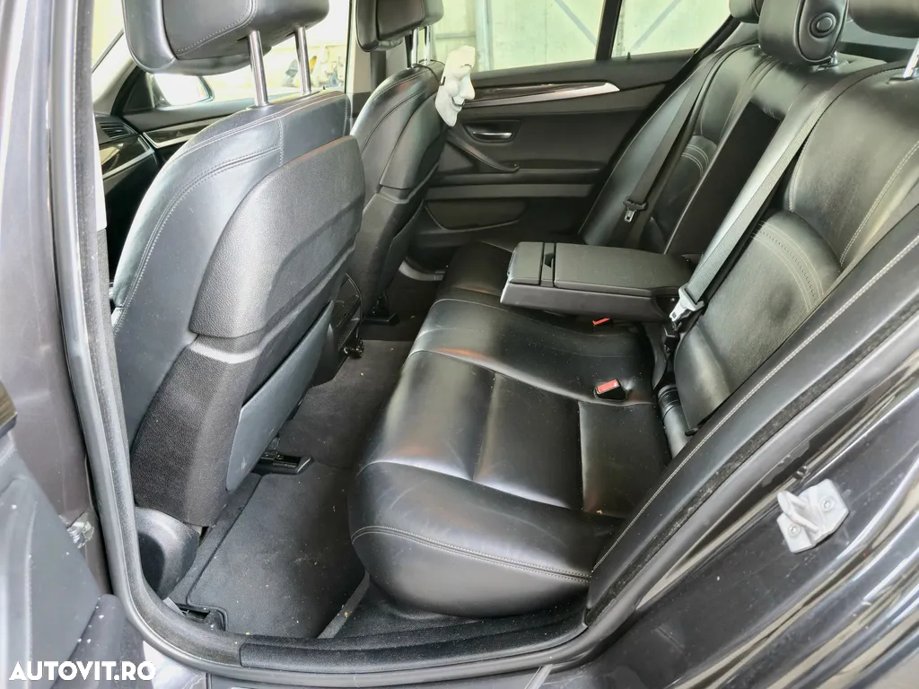 BMW Seria 5 535i xDrive Touring Aut. Luxury Line - 7