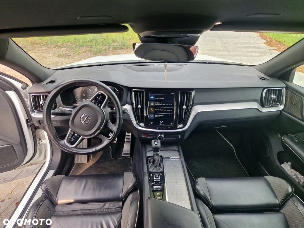 Volvo V60 T6 AWD R-Design - 18