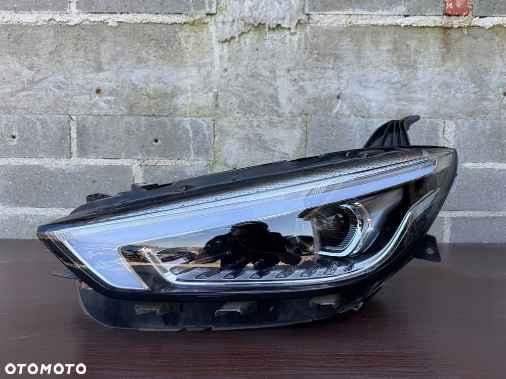 MG ZS LIFT FULL LED LAMPA LEWA PRZEDNIA 10550753 ŁADNA