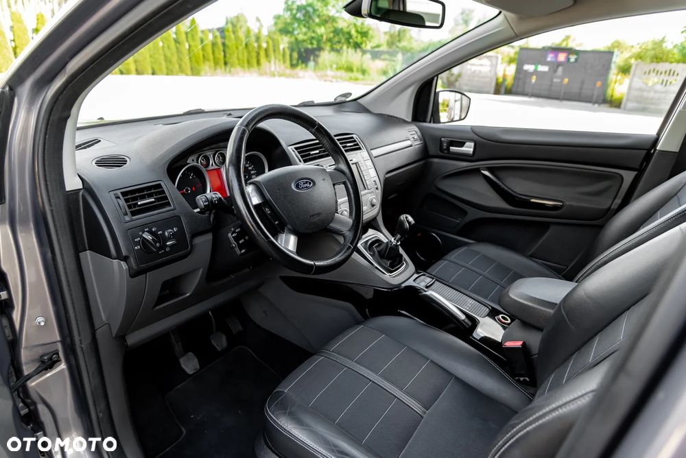 Ford Kuga 2.0 TDCi 2x4 Titanium - 14