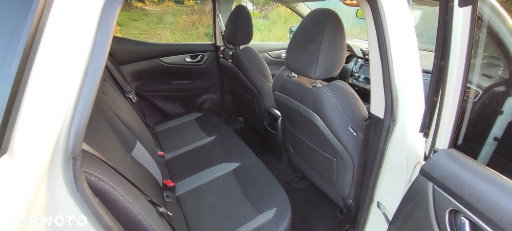 Nissan Qashqai 1.2 DIG-T N-Connecta EU6 - 13