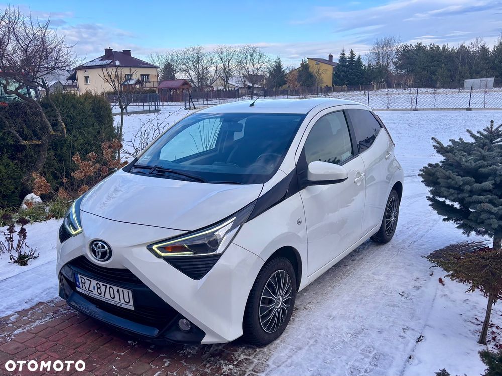 Toyota Aygo x-play - 1