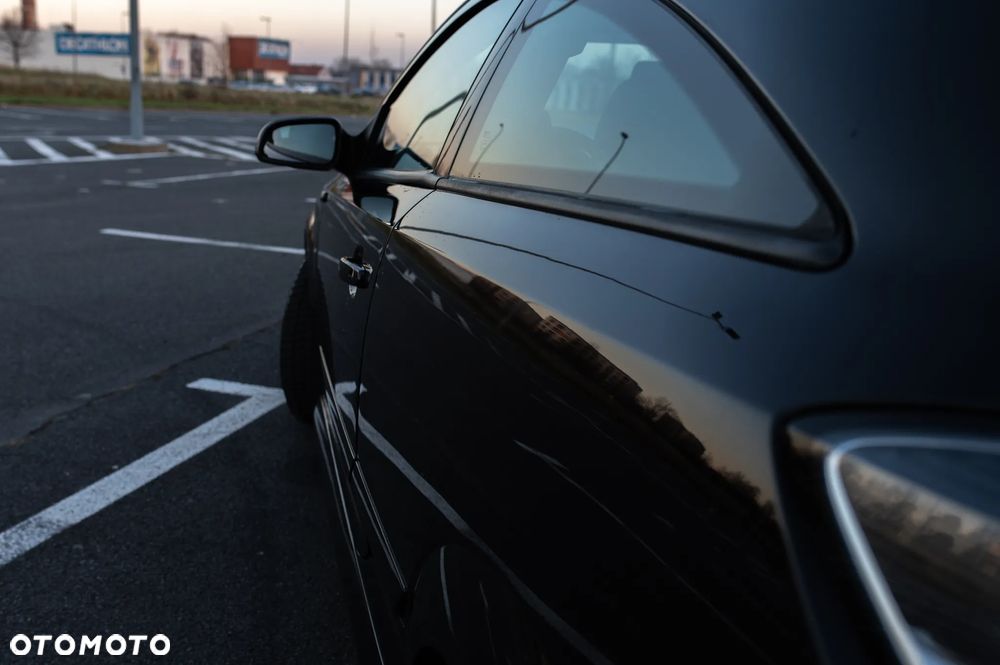 Opel Astra III GTC 1.6 Enjoy - 16