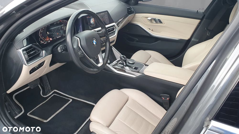 BMW Seria 3 330i xDrive Luxury Line sport - 19