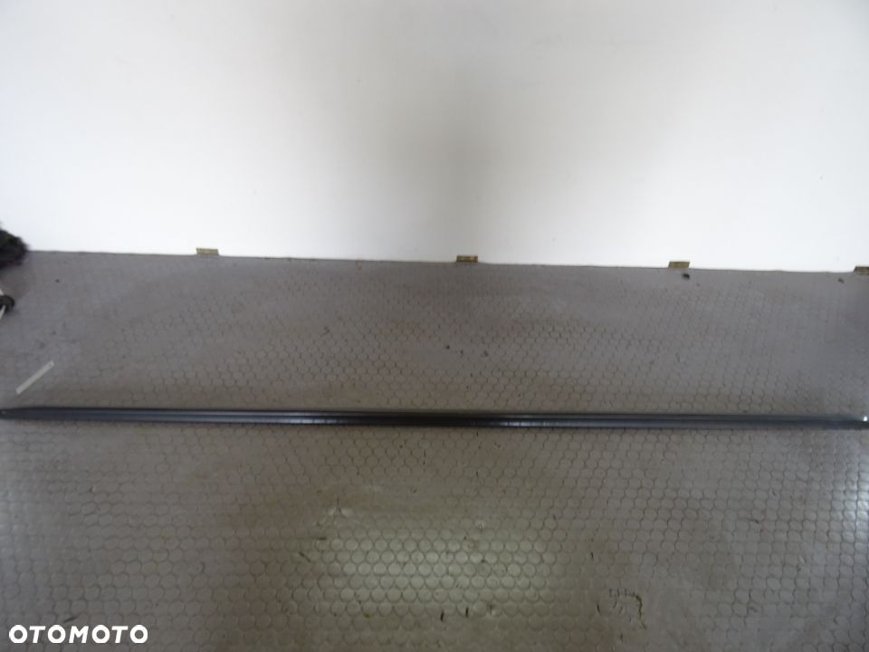 LZ7S listwa progowa prawa Sline Audi A4 B9 8W czesci