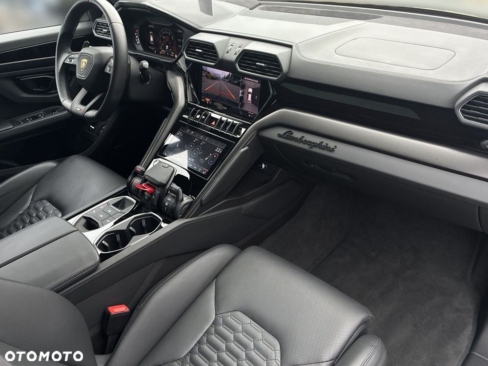 Lamborghini Urus - 14