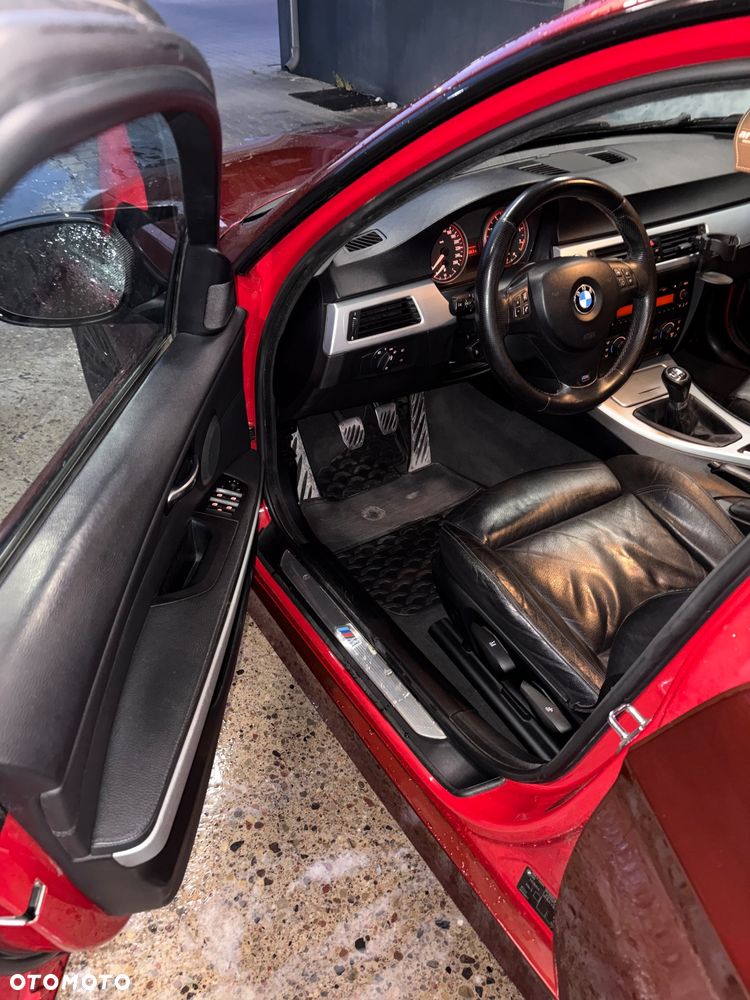 BMW Seria 3 330i - 1