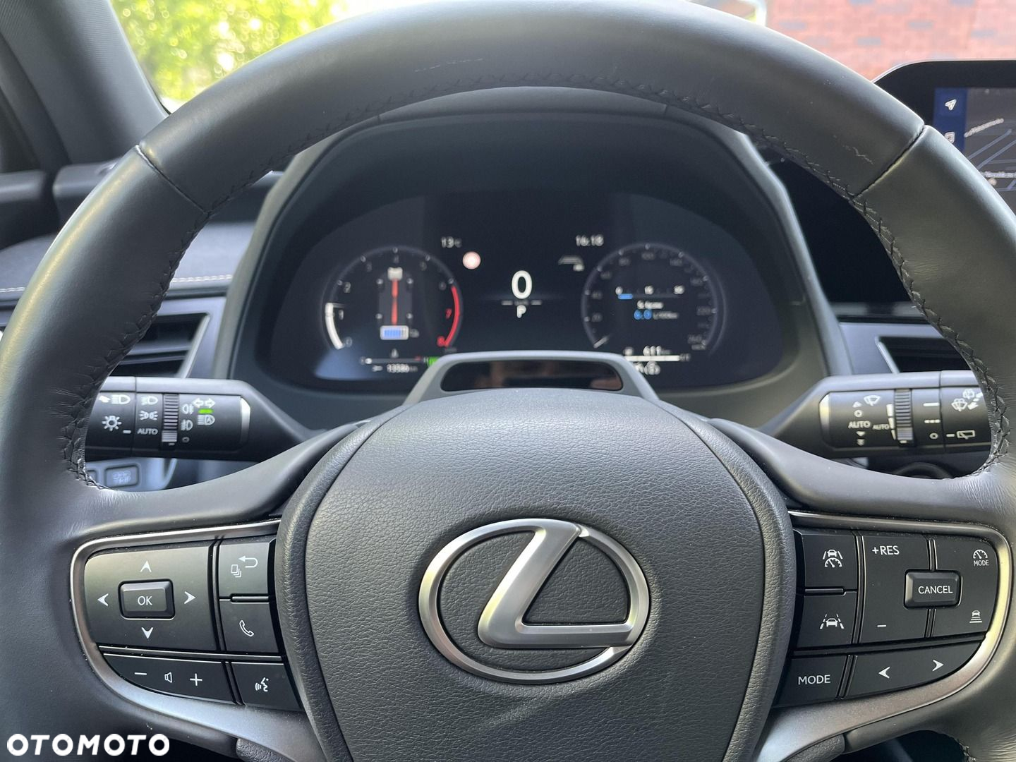 Lexus UX - 16