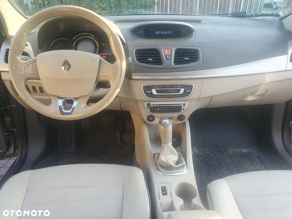 Renault Fluence 1.6 16V Privilege - 21