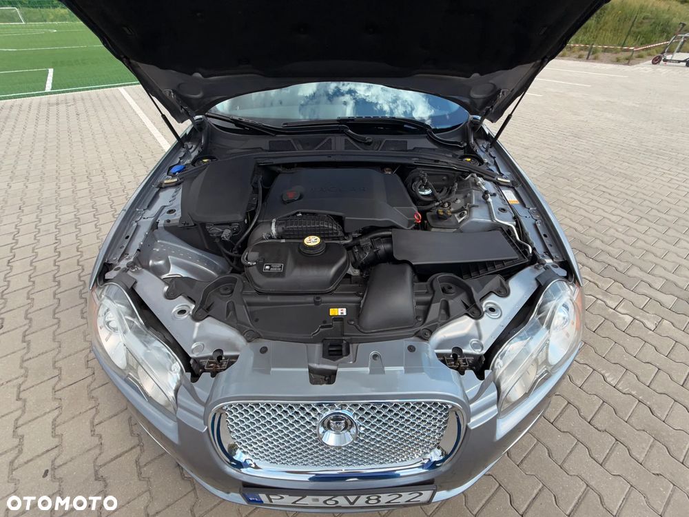Jaguar XF 2.7 V6 D Luxury - 10