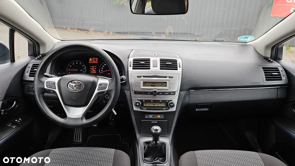 Toyota Avensis 1.6 Comfort - 13