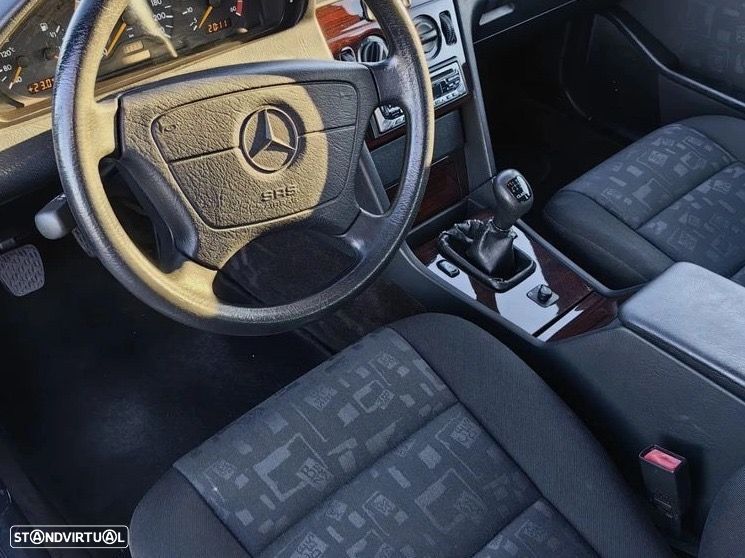Mercedes-Benz C 220 D Classic - 22