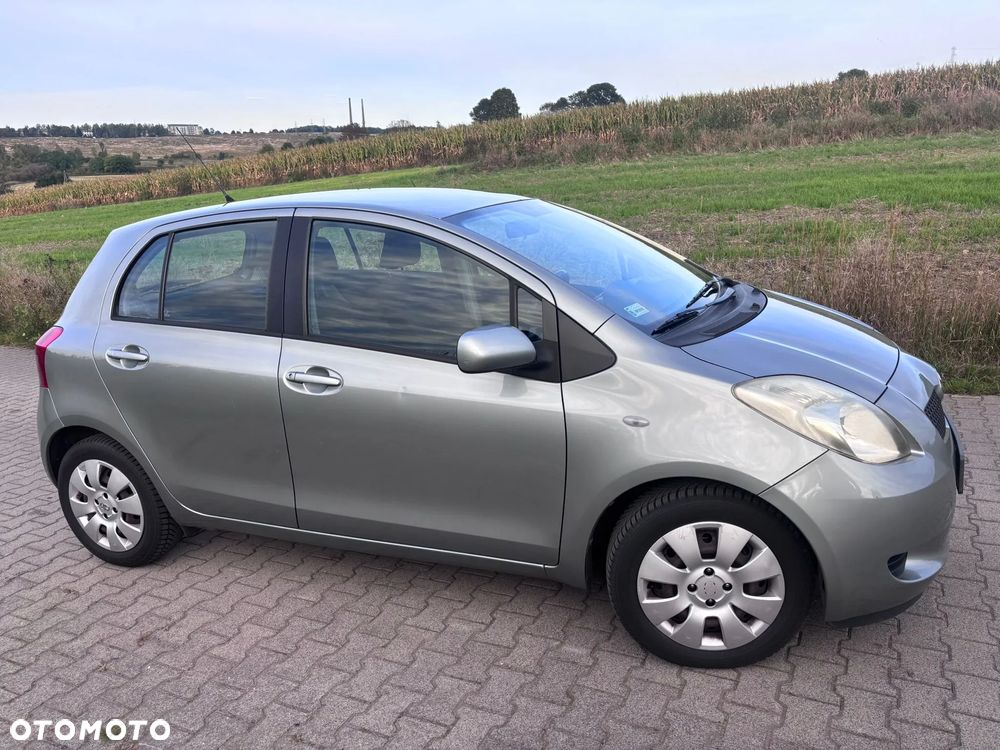 Toyota Yaris 1.3 VVT-i Sol - 3