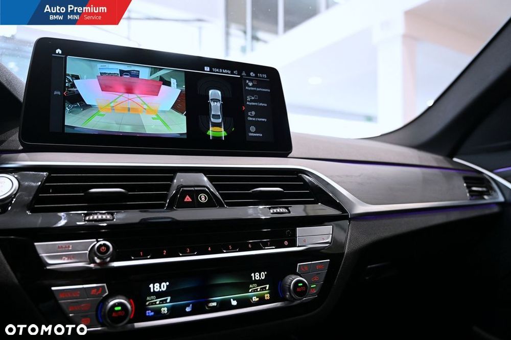 BMW Seria 5 530d xDrive mHEV - 11