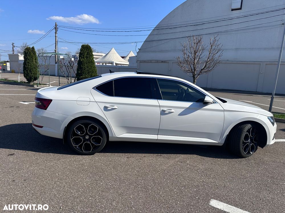 Skoda Superb 2.0 TDI DSG Sportline - 18
