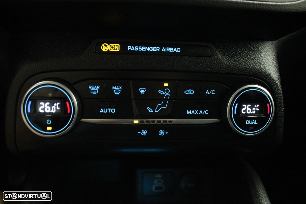 Ford Focus 1.0 EcoBoost MHEV Connected Design — fotografia 19
