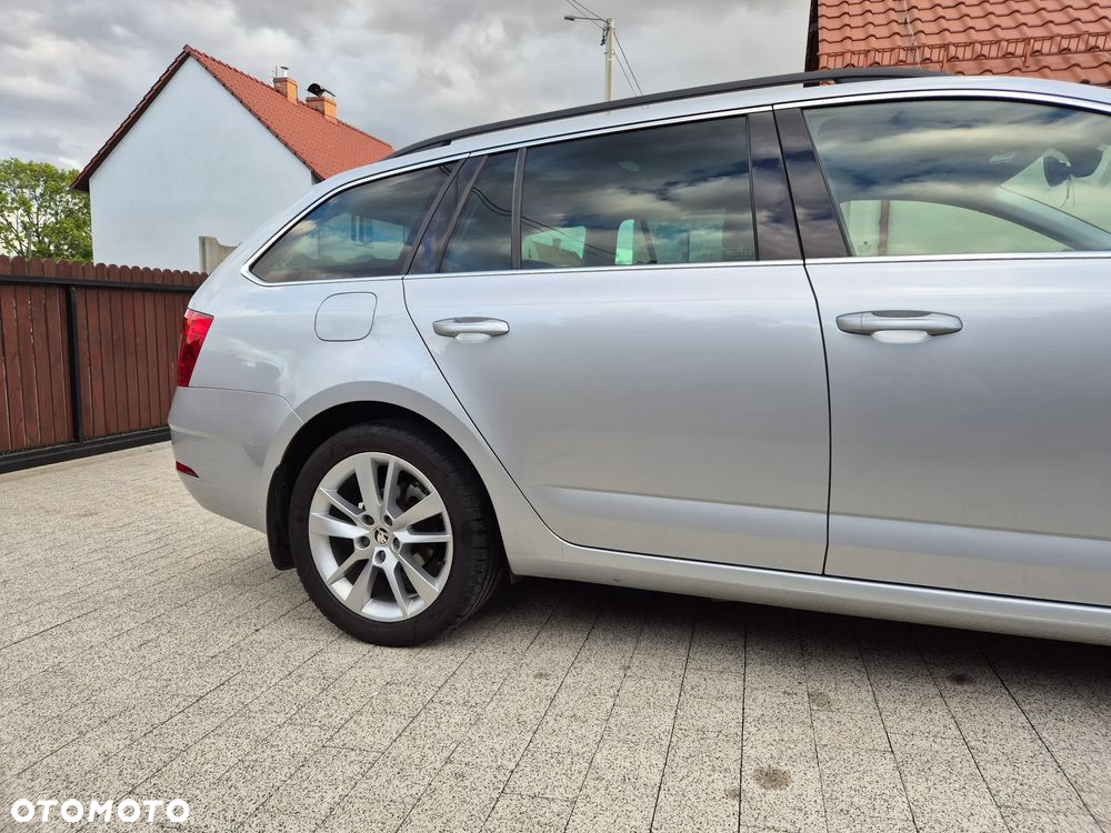 Skoda Octavia 2.0 TDI Style DSG - 4