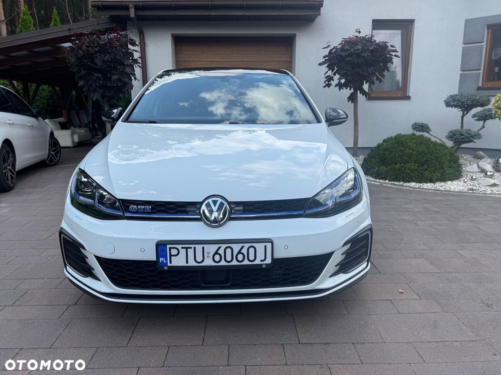 Volkswagen Golf - 8
