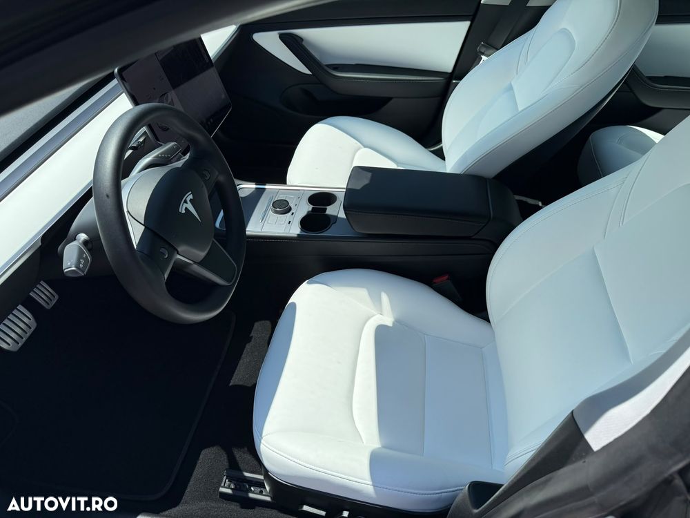 Tesla Model 3 - 6