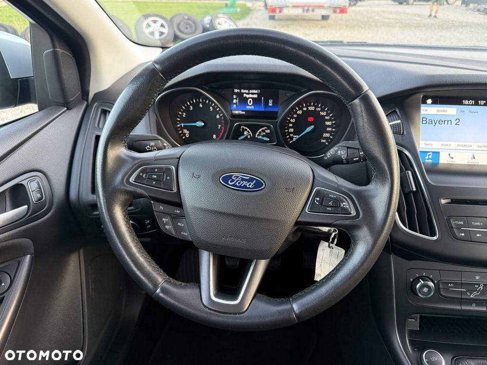 Ford Focus 1.0 EcoBoost Trend Edition Business - 24