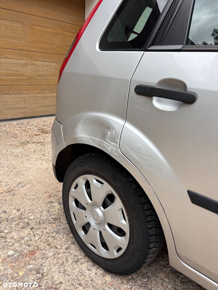 Ford Fiesta 1.3 Ambiente - 6