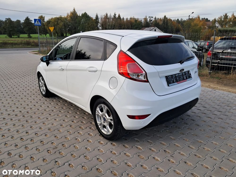 Ford Fiesta 1.6 TDCi DPF Titanium - 6