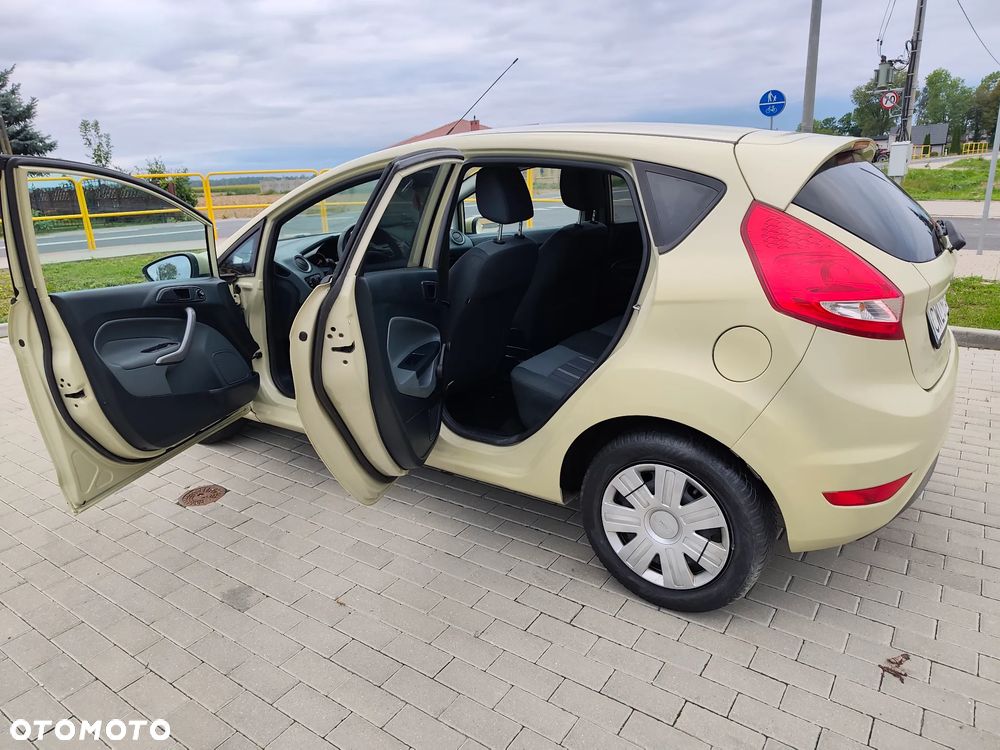 Ford Fiesta 1.25 Ambiente - 25