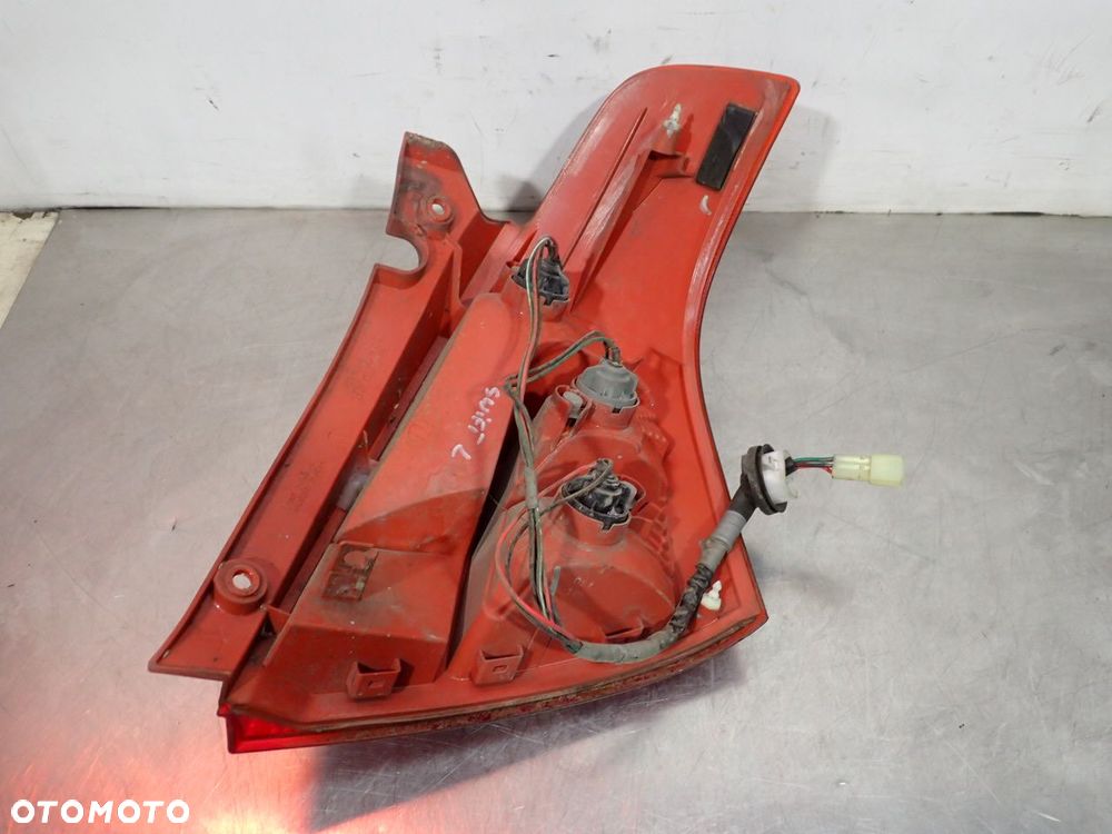 LAMPA LEWA TYLNA SUZUKI SWIFT IV - 6