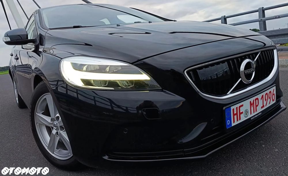 Volvo V40 D2 Geartronic RDesign - 17