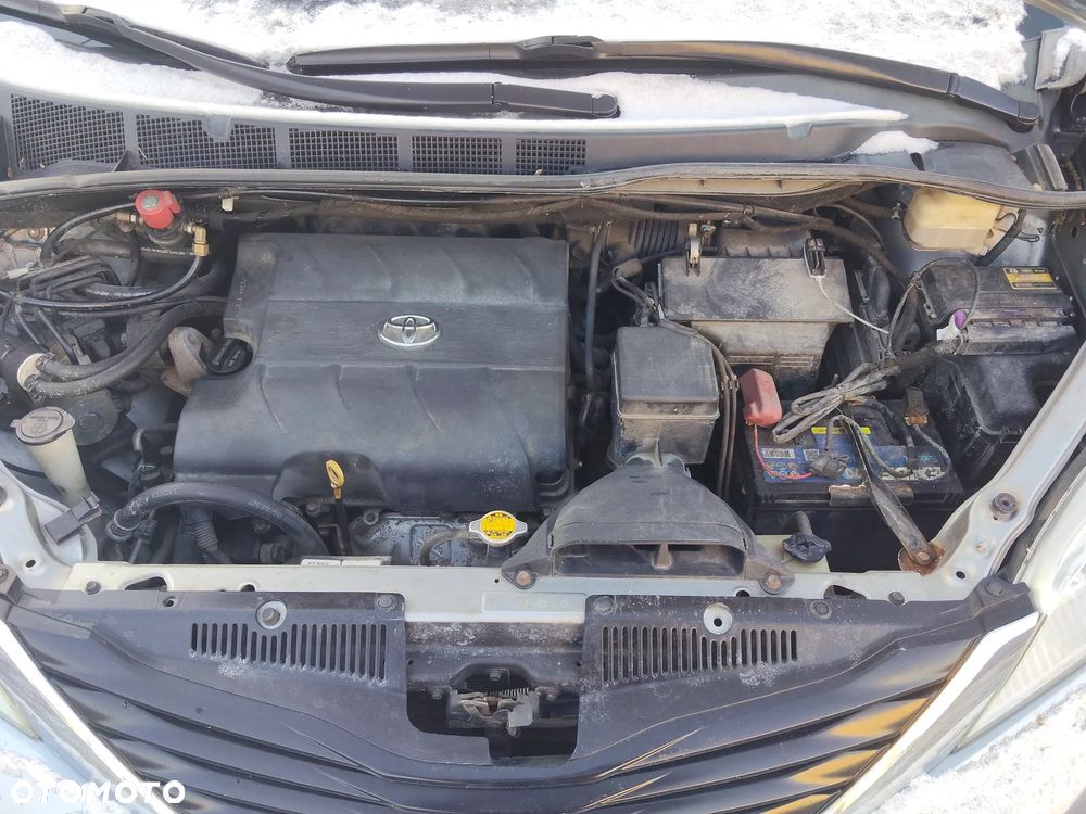 Toyota Sienna 3.5 V6 - 7